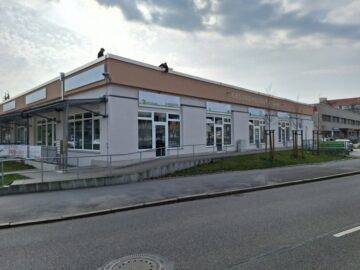 Mietflächen in einem Ärzte- und Geschäftshaus zu vermieten, 01257 Dresden, Büro/Praxis